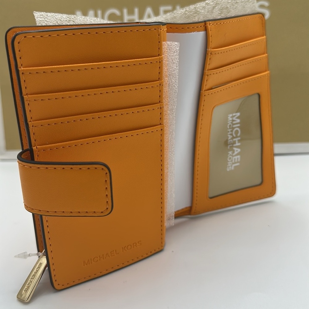Michael Kors Jet Set Travel Medium Printed Signature Logo Bi-Fold
Pop Orange - Picture 8 of 14